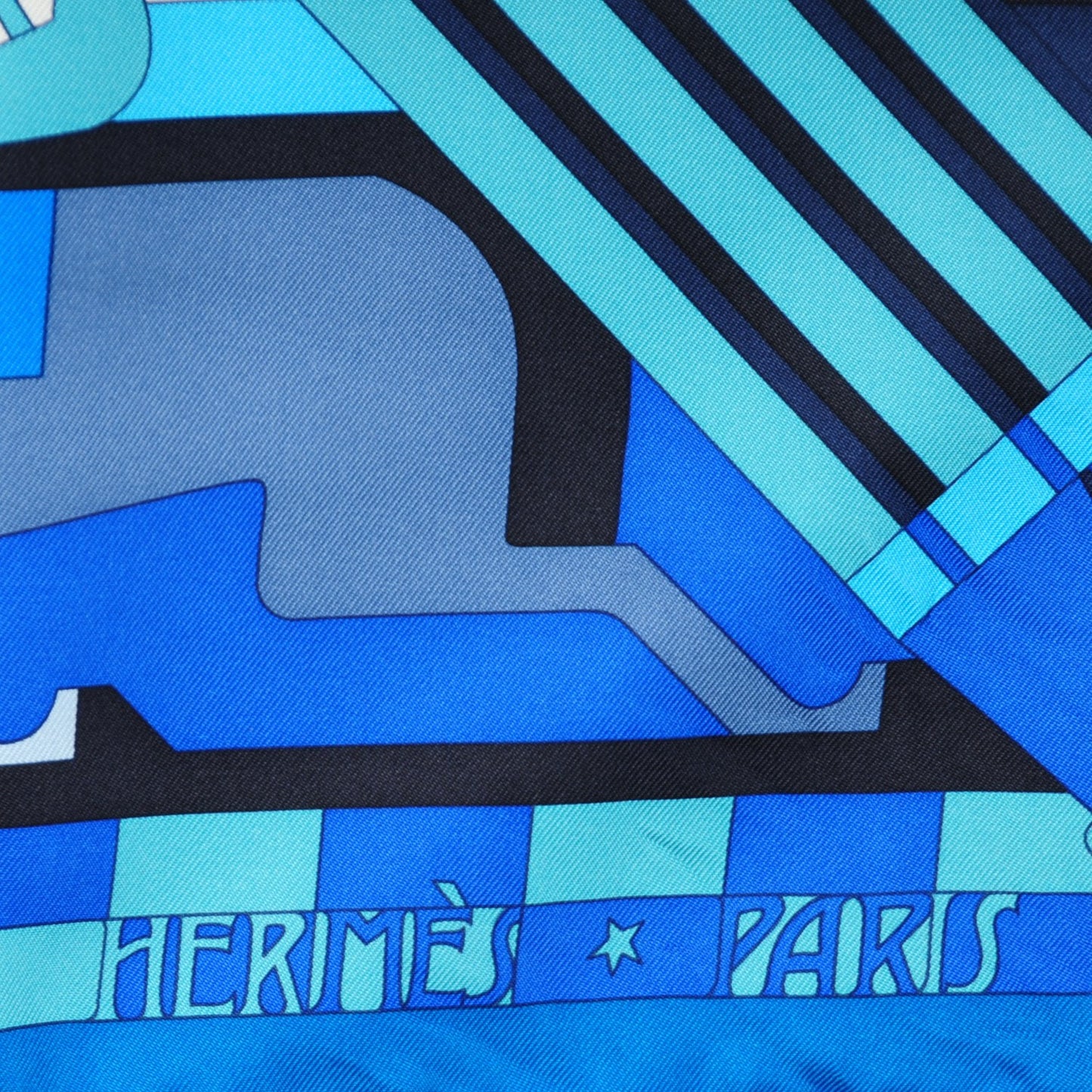 Silk Steeple Chase Scarf 90 Turquoise Ciel Marine