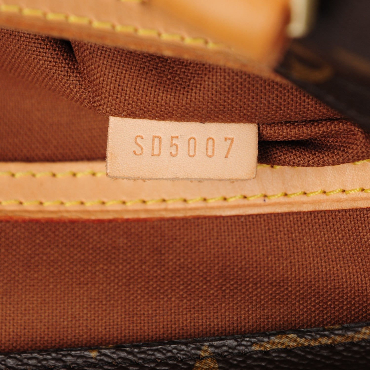 Louis Vuitton Monogram Cabas Mezzo 8 of 10