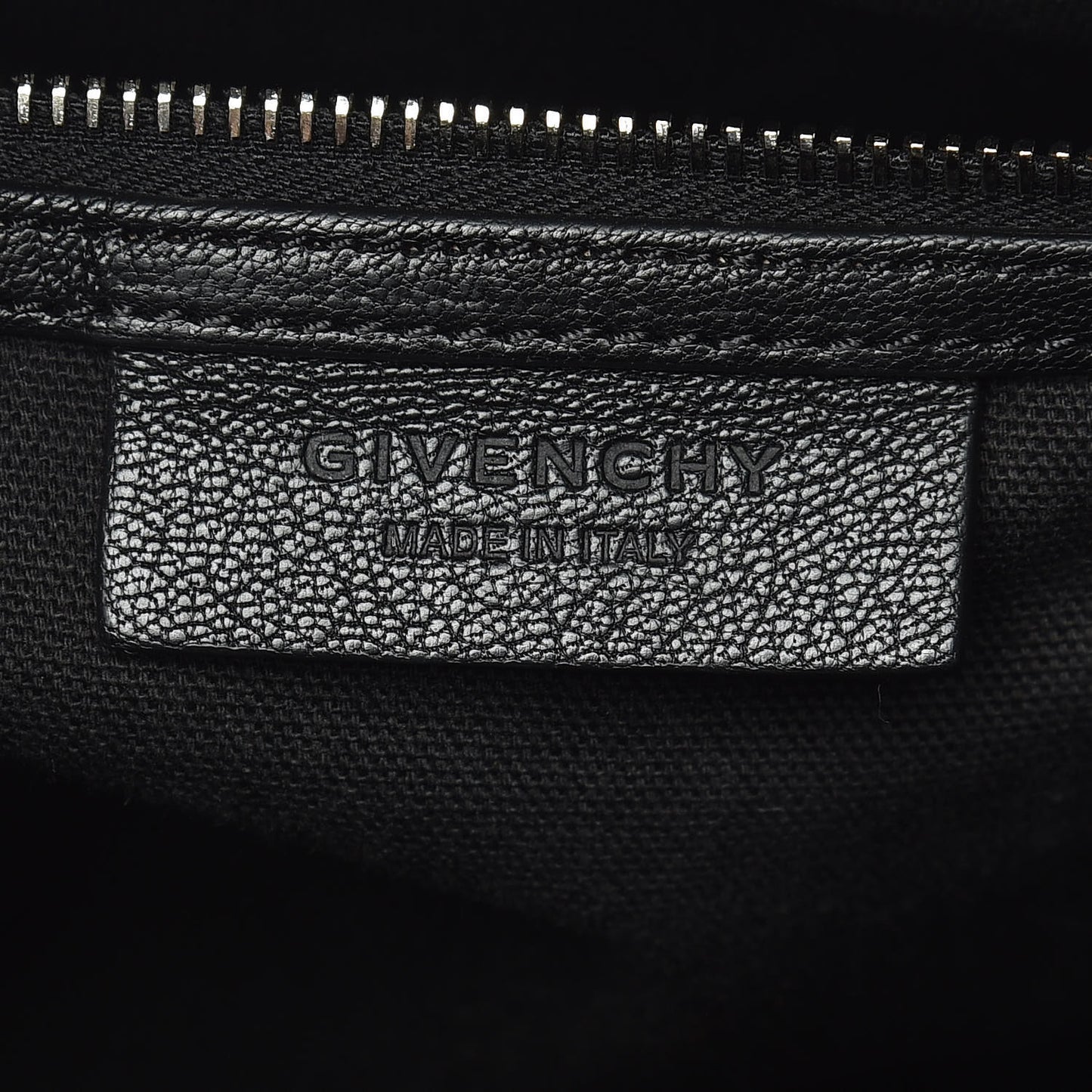 Sugar Goatskin Medium Antigona Black