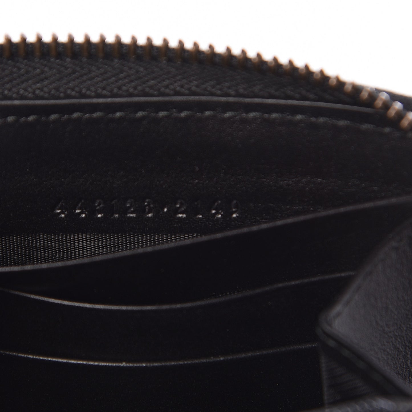 Calfskin Matelasse GG Marmont Zip Around Wallet Black White