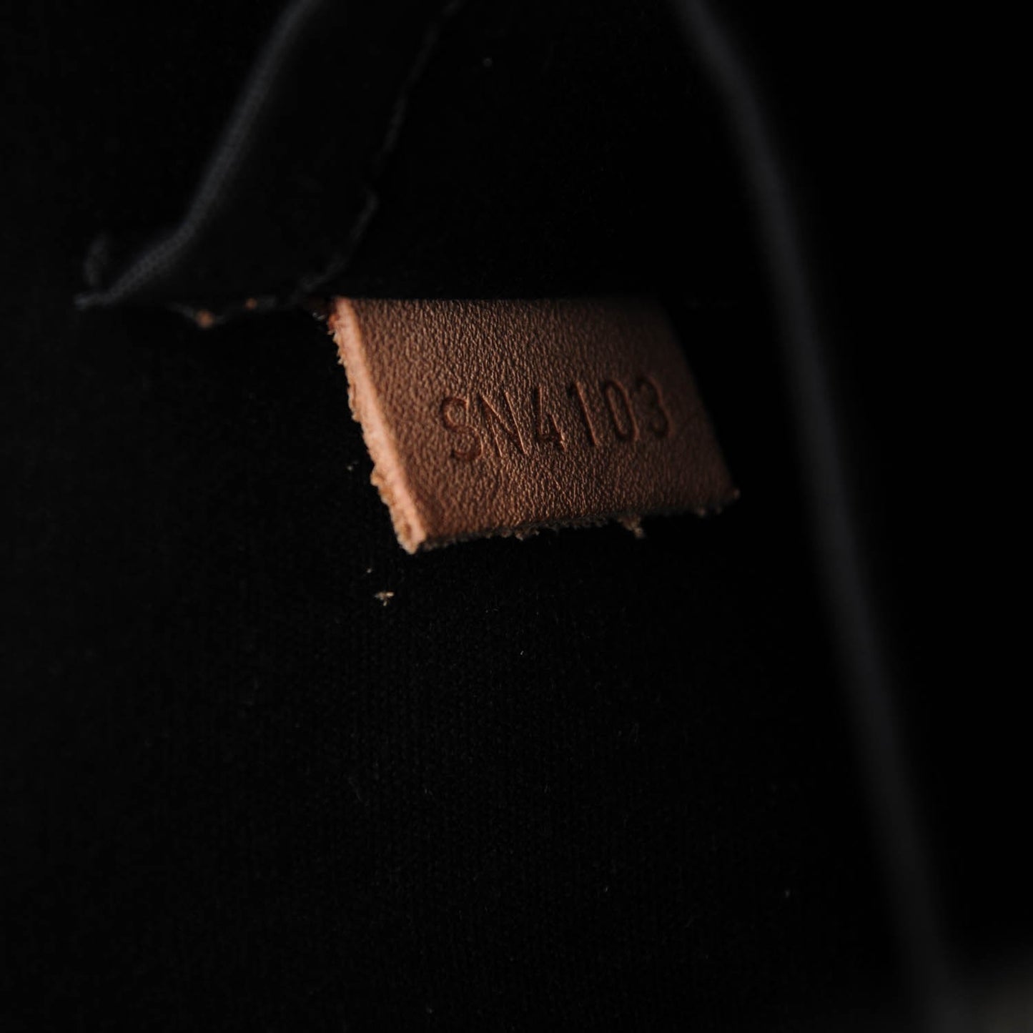 Vernis Alma PM Noir Magnetique