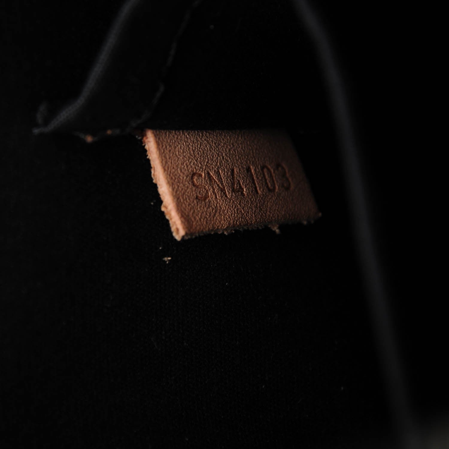 Louis Vuitton Vernis Alma PM Noir Magnetique 7 of 7