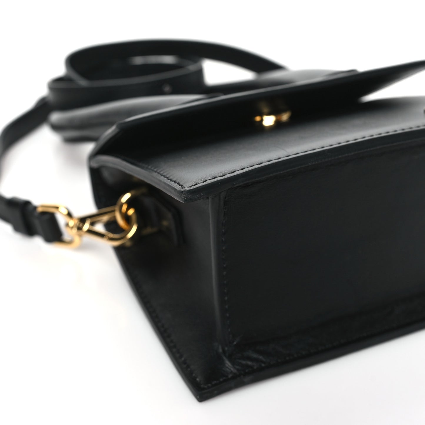 Smooth Calfskin Le Chiquito Moyen Black