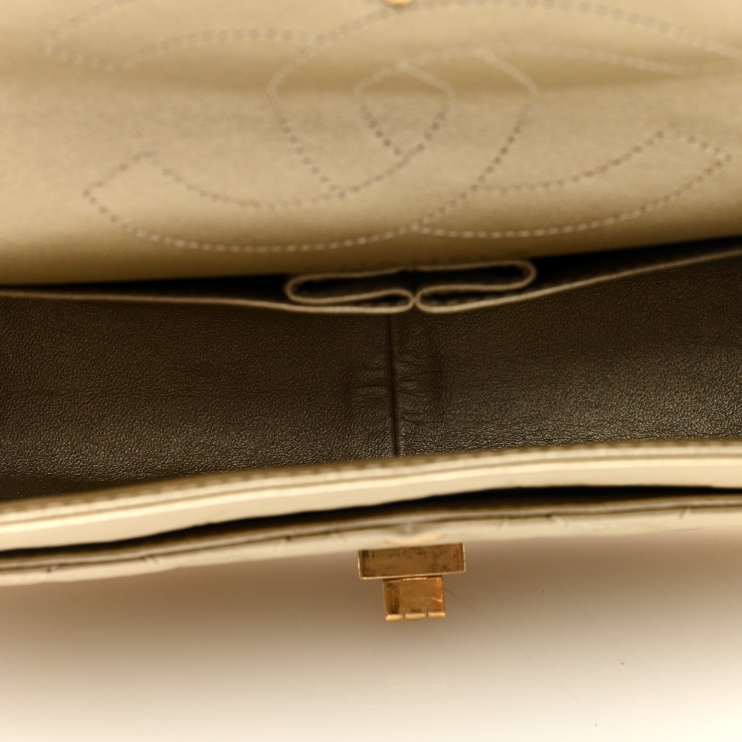 Chanel Metallic Aged Calfskin Quilted 2.55 Reissue 226 Flap Pale Gold 5 of 9