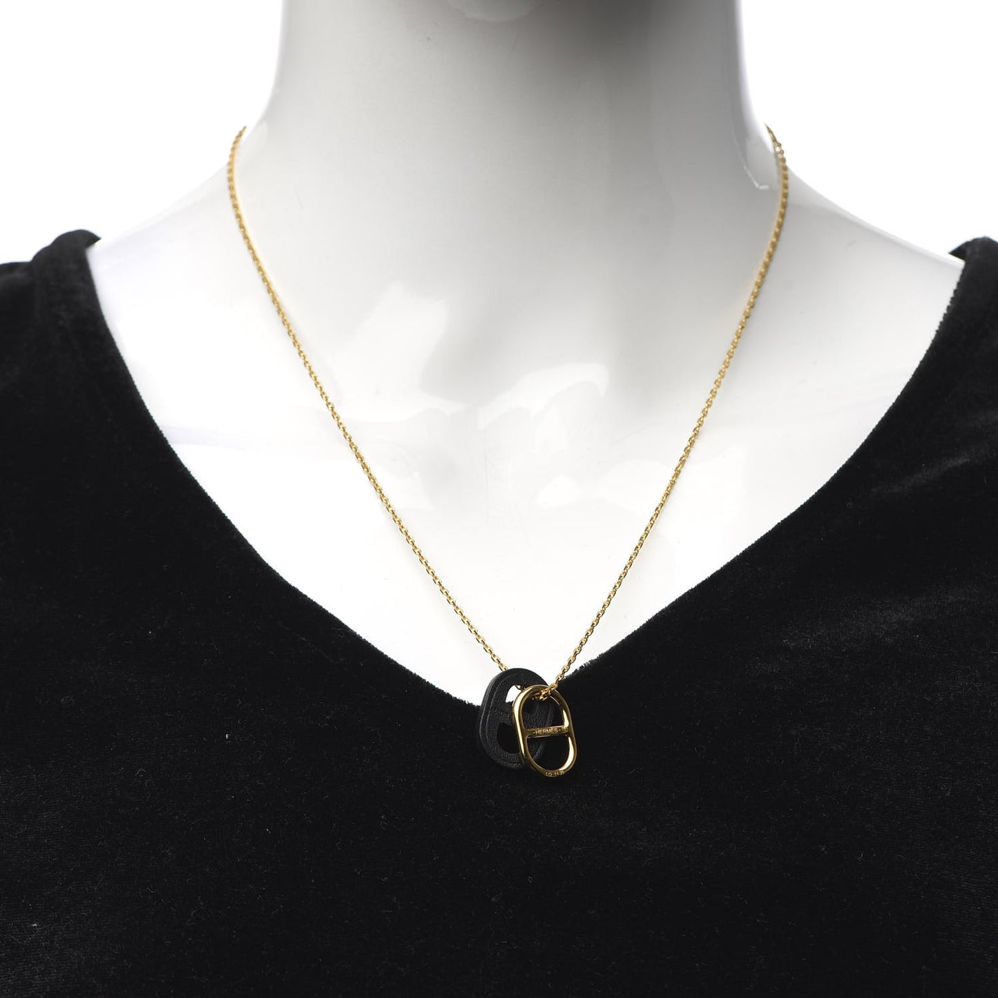 Palladium O'Maillon Pendant Necklace Black