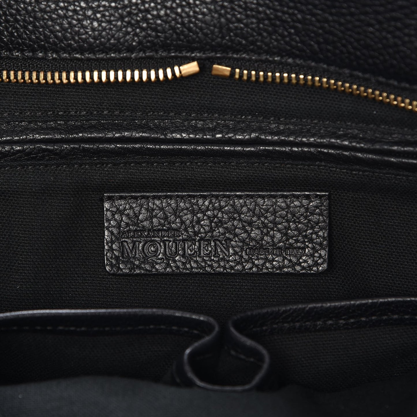 Pebbled Calfskin Small Skull Padlock Zip Around Tote Black