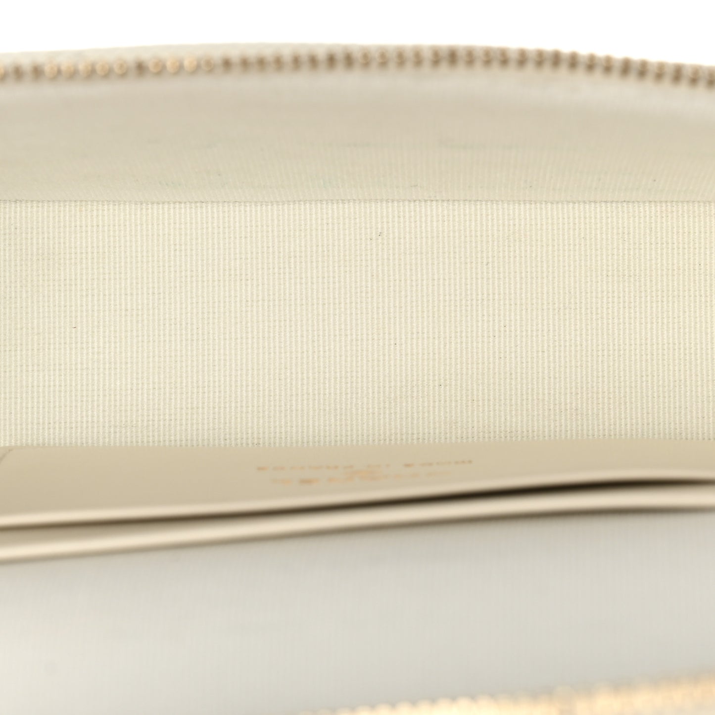 Caviar Quilted Top Handle Slim Vanity With Chain White
