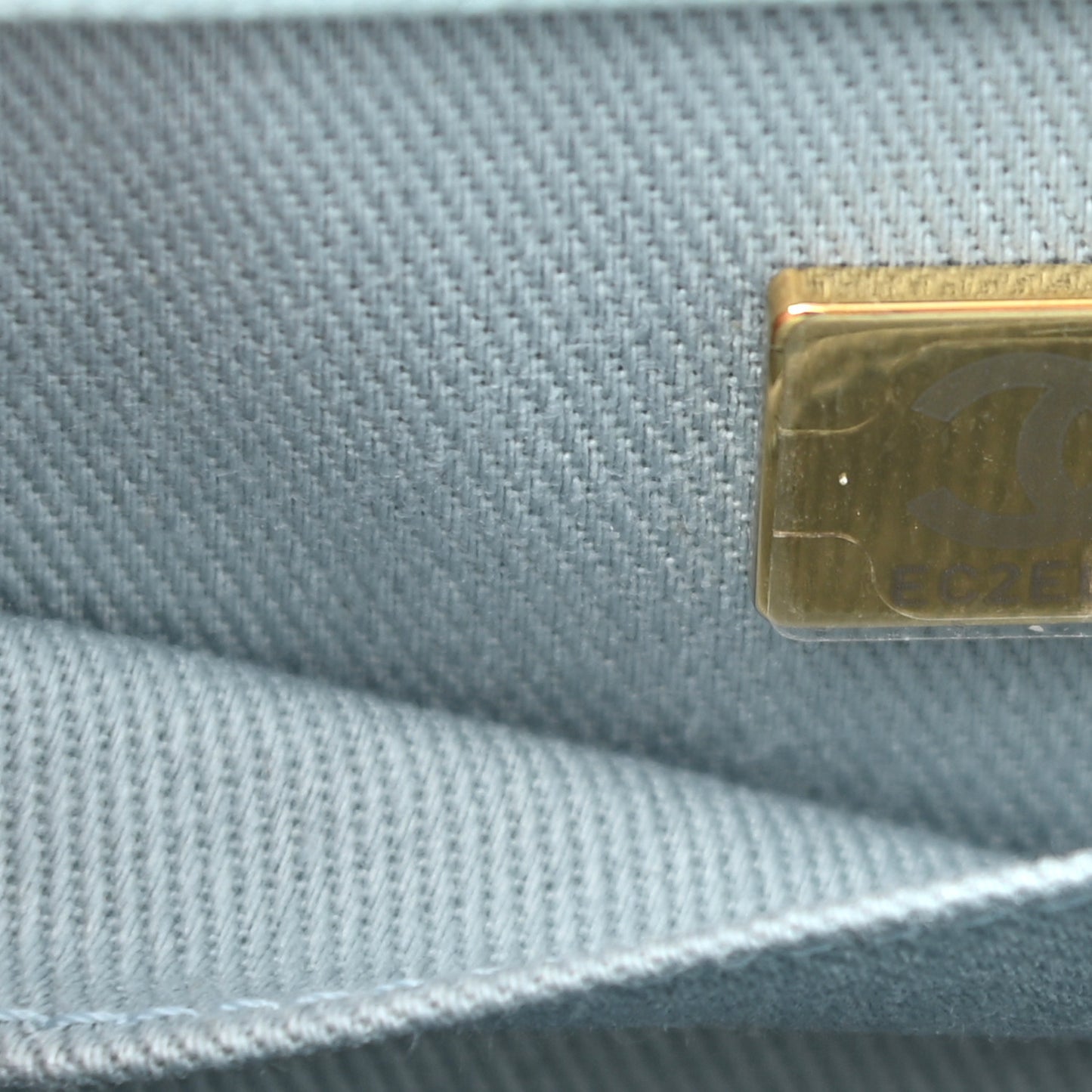 Caviar Quilted Medium Business Affinity Flap Light Blue