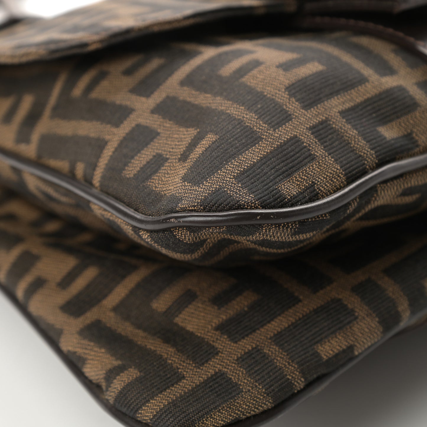 Zucca Buckle Shoulder Bag Tobacco
