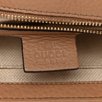 Gucci Pebbled Calfskin Medium Soho Clutch Camelia 6 of 14