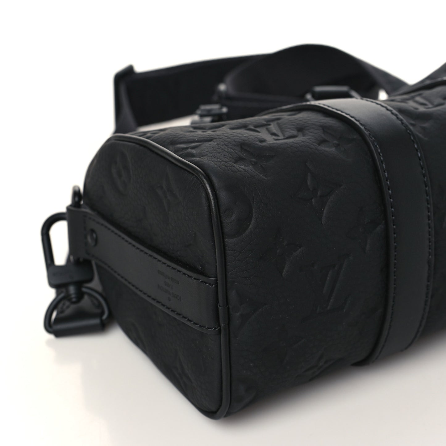 Monogram Taurillon Keepall Bandouliere 25 Black