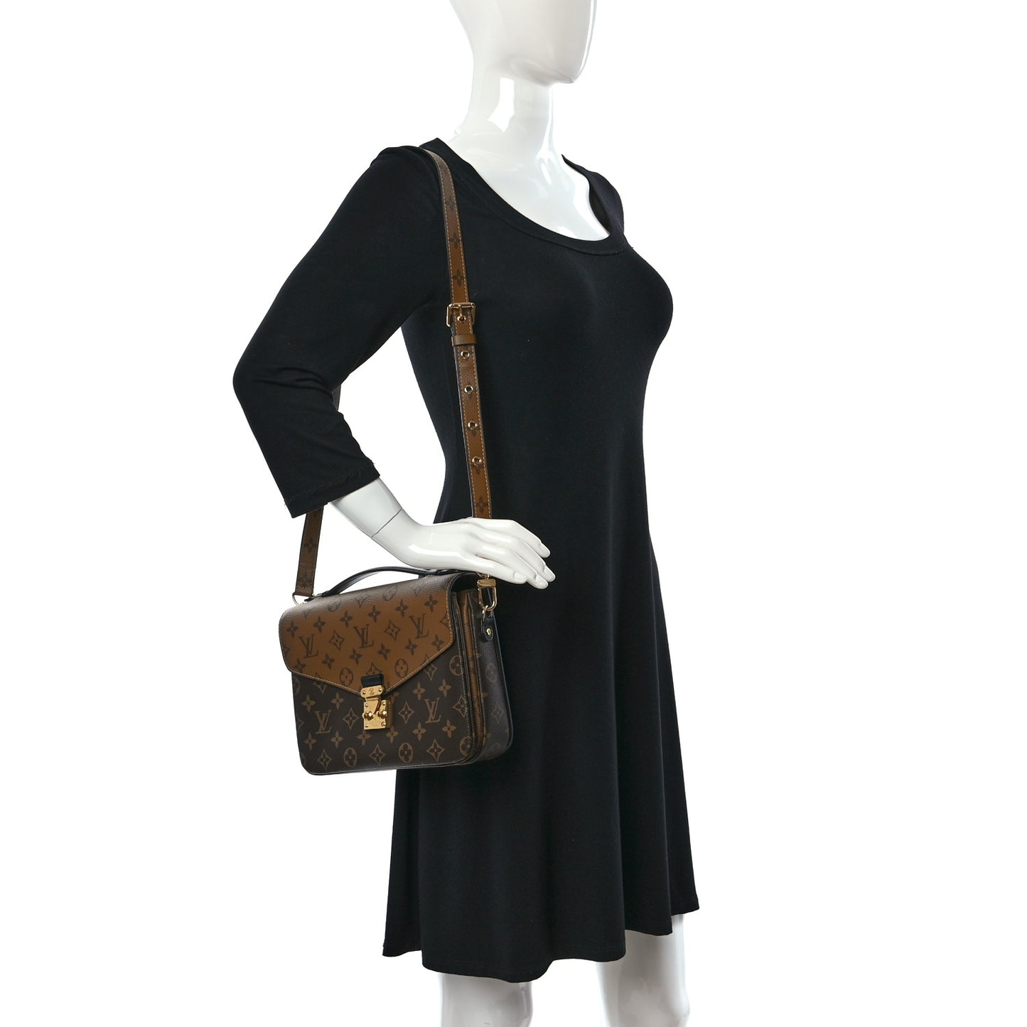 Reverse Monogram Pochette Metis