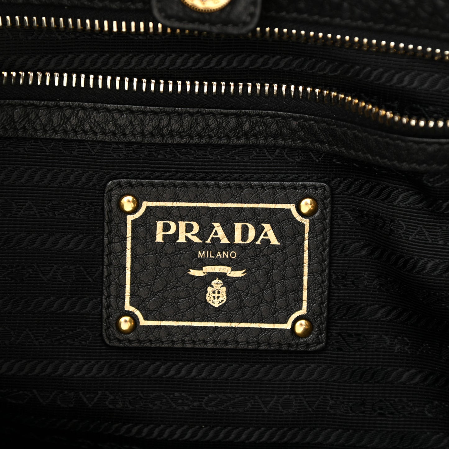 Vitello Daino Hobo Black