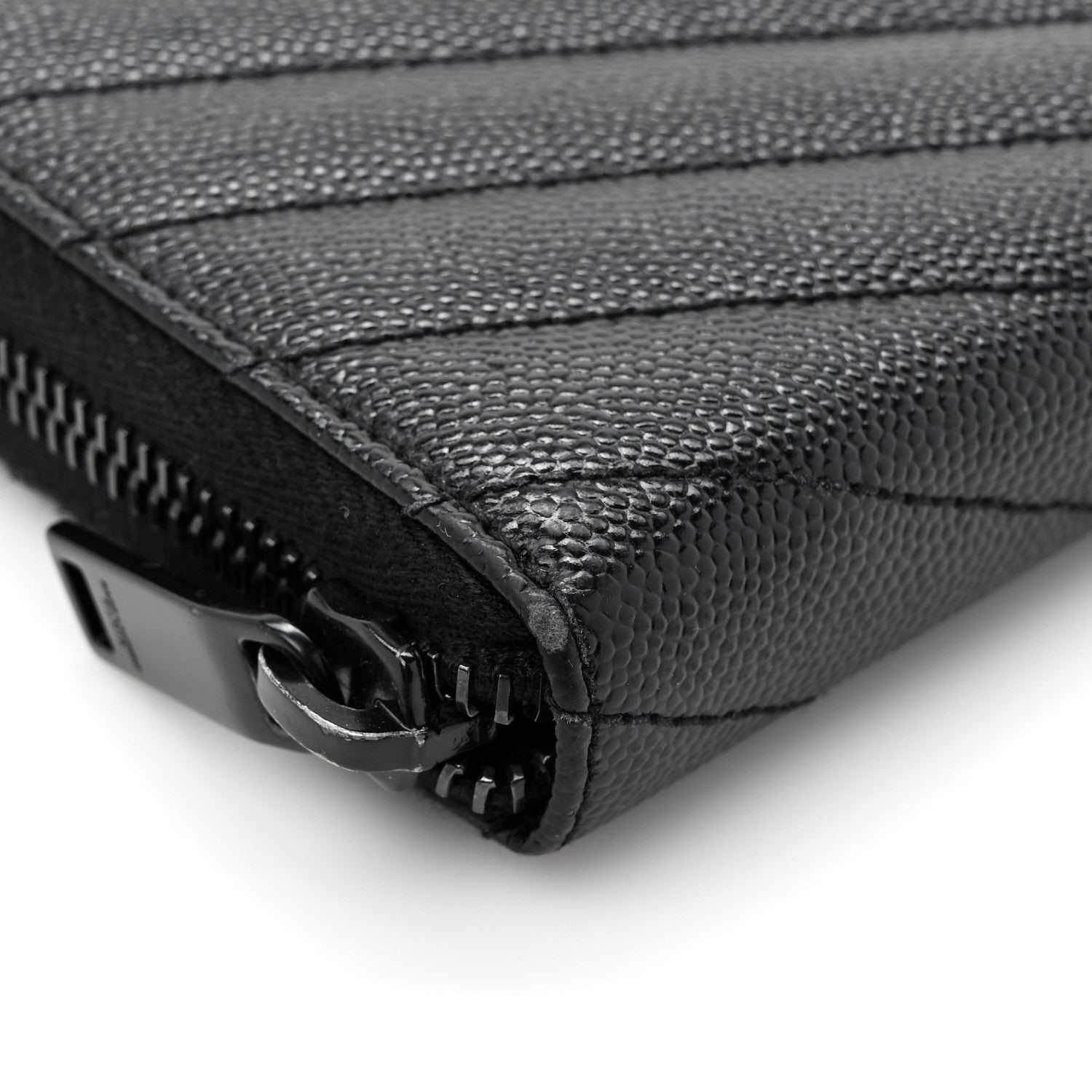 Saint Laurent Grain De Poudre Matelasse Chevron Monogram Monochrome Zip Around Wallet Black 10 of 12