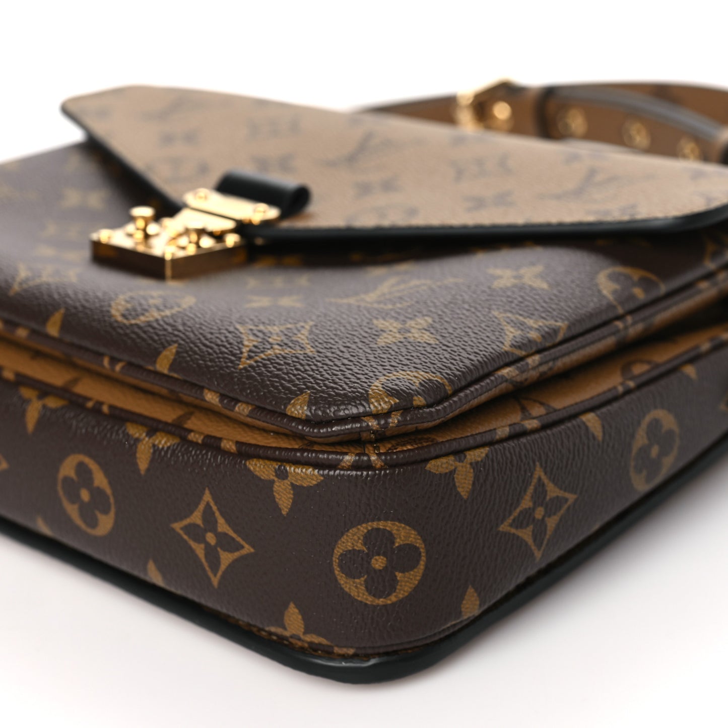 Reverse Monogram Pochette Metis