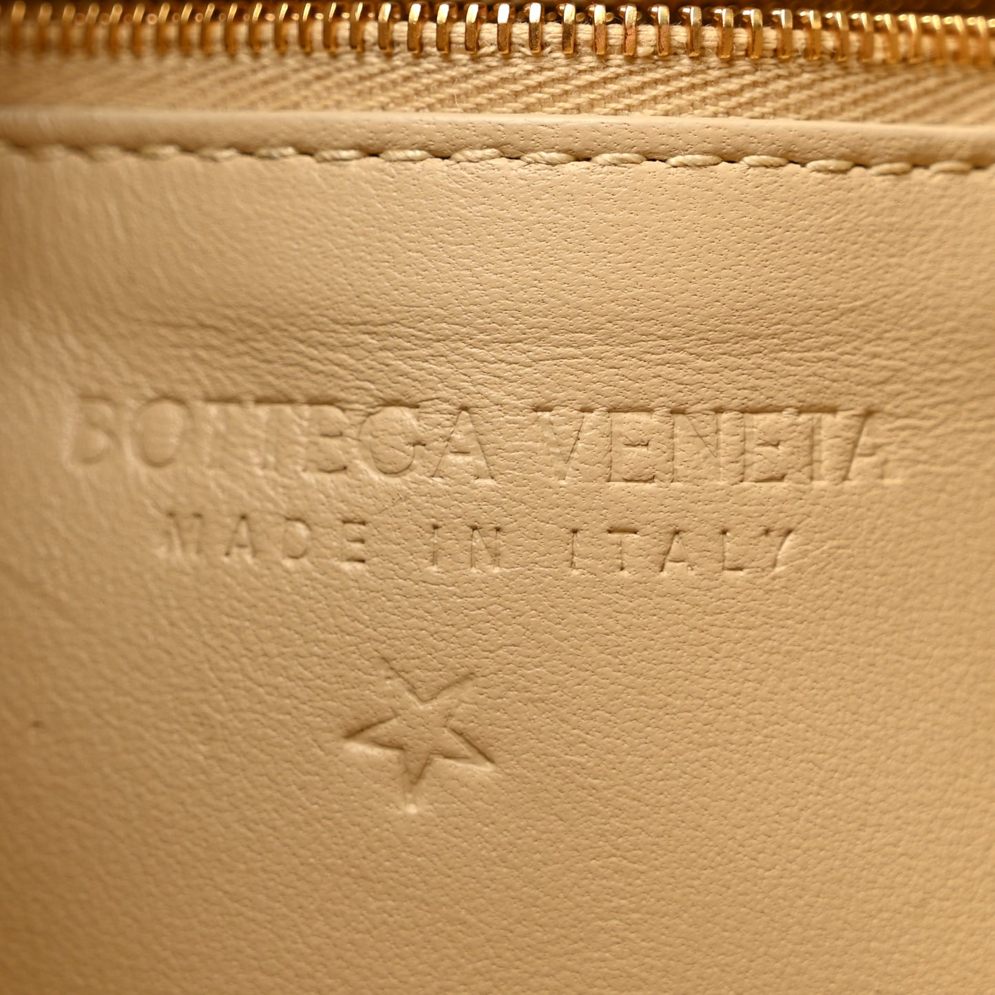 Patent Maxi Intrecciato Cassette Crossbody Bag Porridge