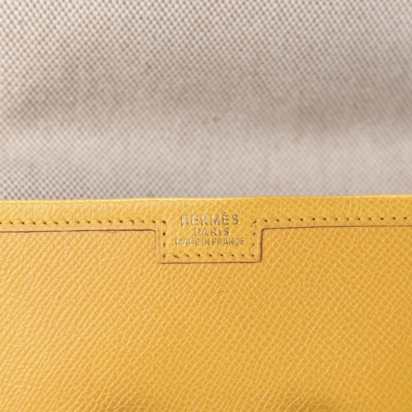 Courchevel Jige PM Clutch Jaune D'Or
