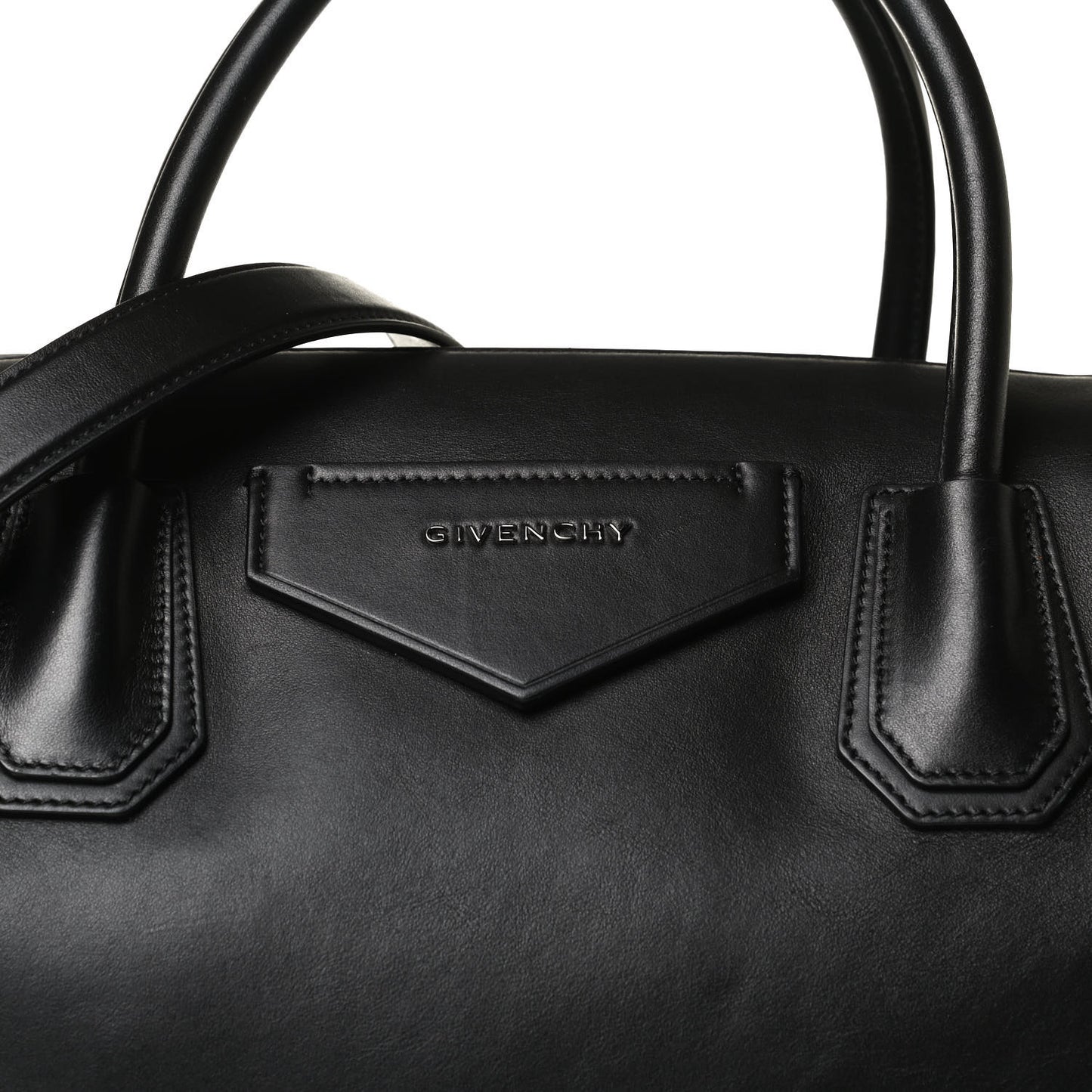 Smooth Calfskin Medium Soft Antigona Black