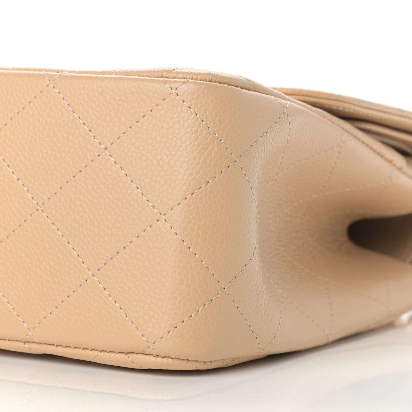 Caviar Quilted Jumbo Double Flap Beige Clair