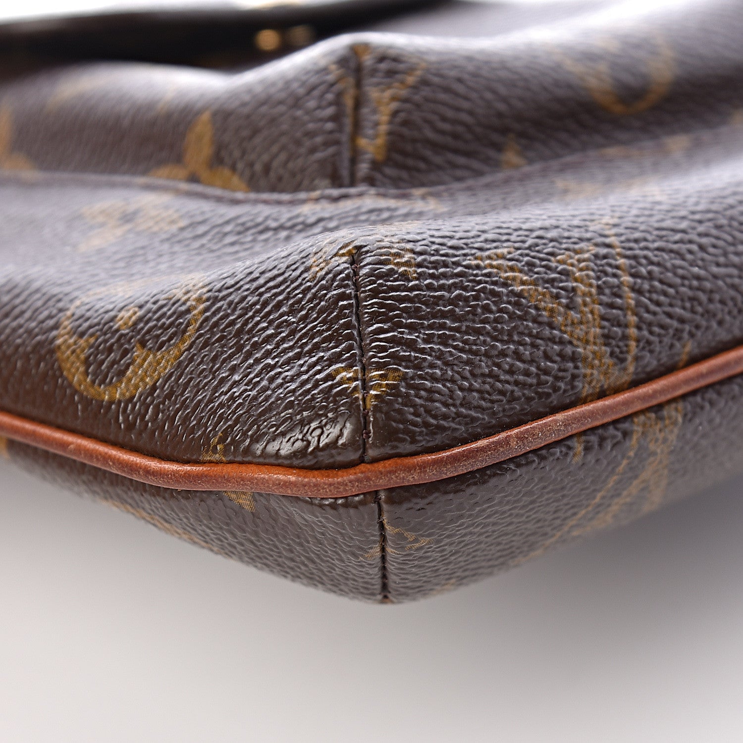 Louis Vuitton Monogram Partition Wristlet 8 of 12