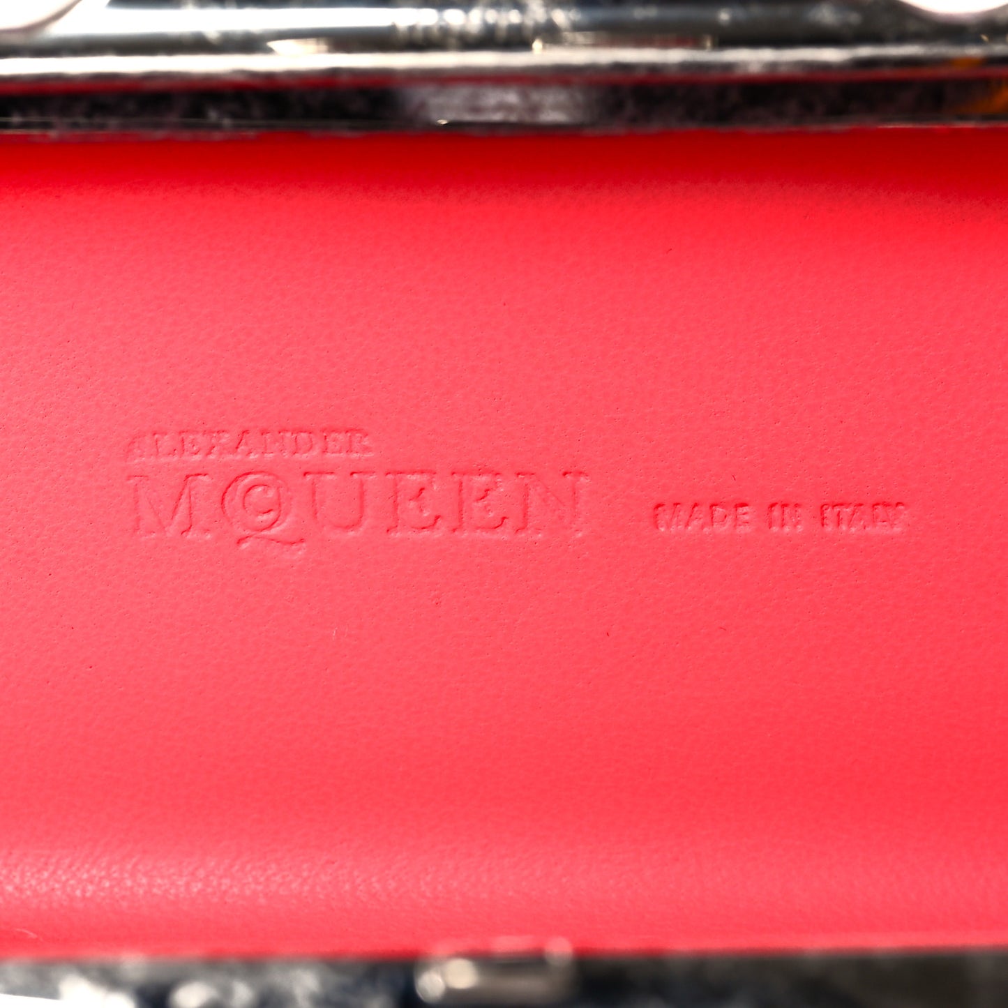 Nappa Skull Knuckle Box Clutch Geranio