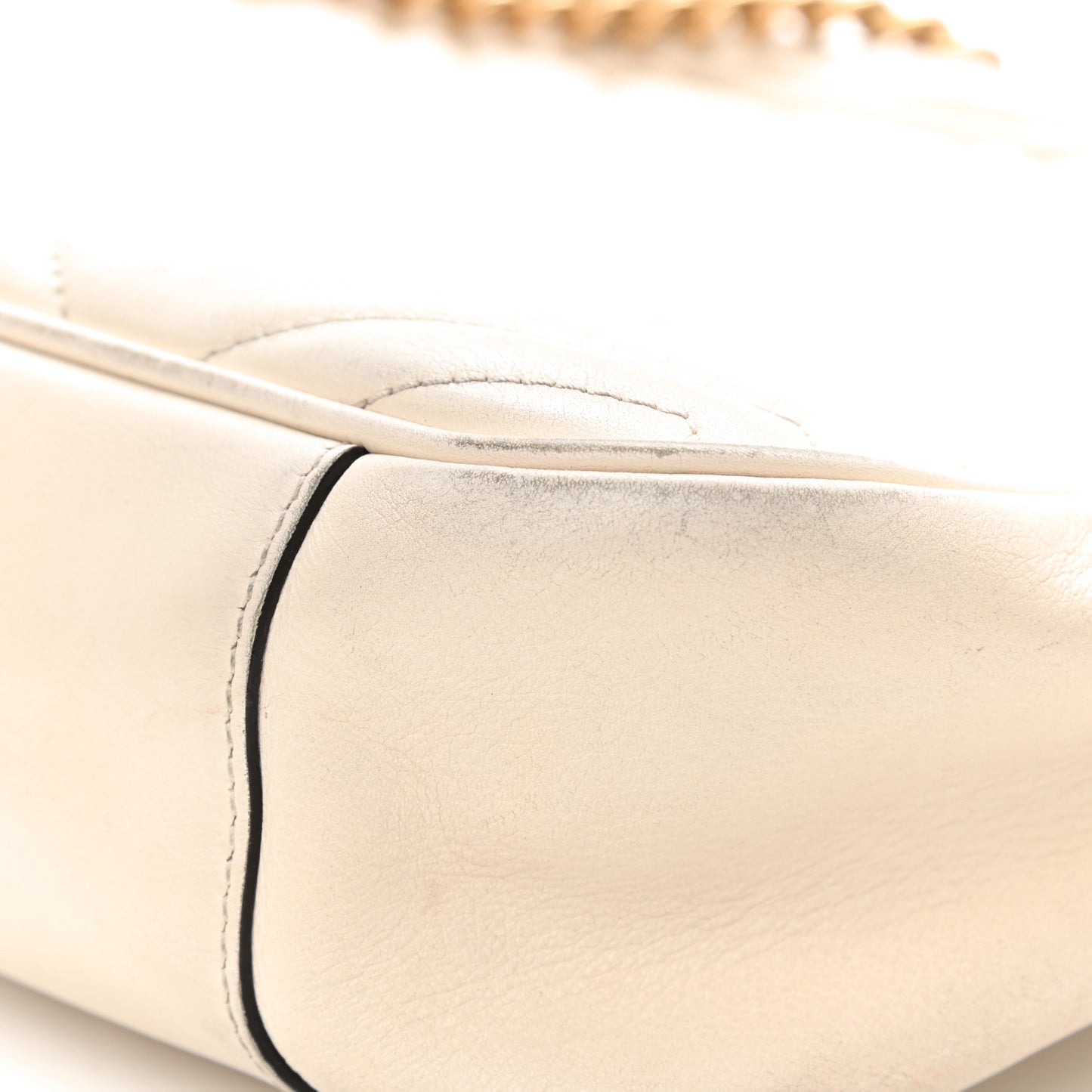 Calfskin Matelasse Medium GG Marmont Chain Shoulder Bag Mystic White