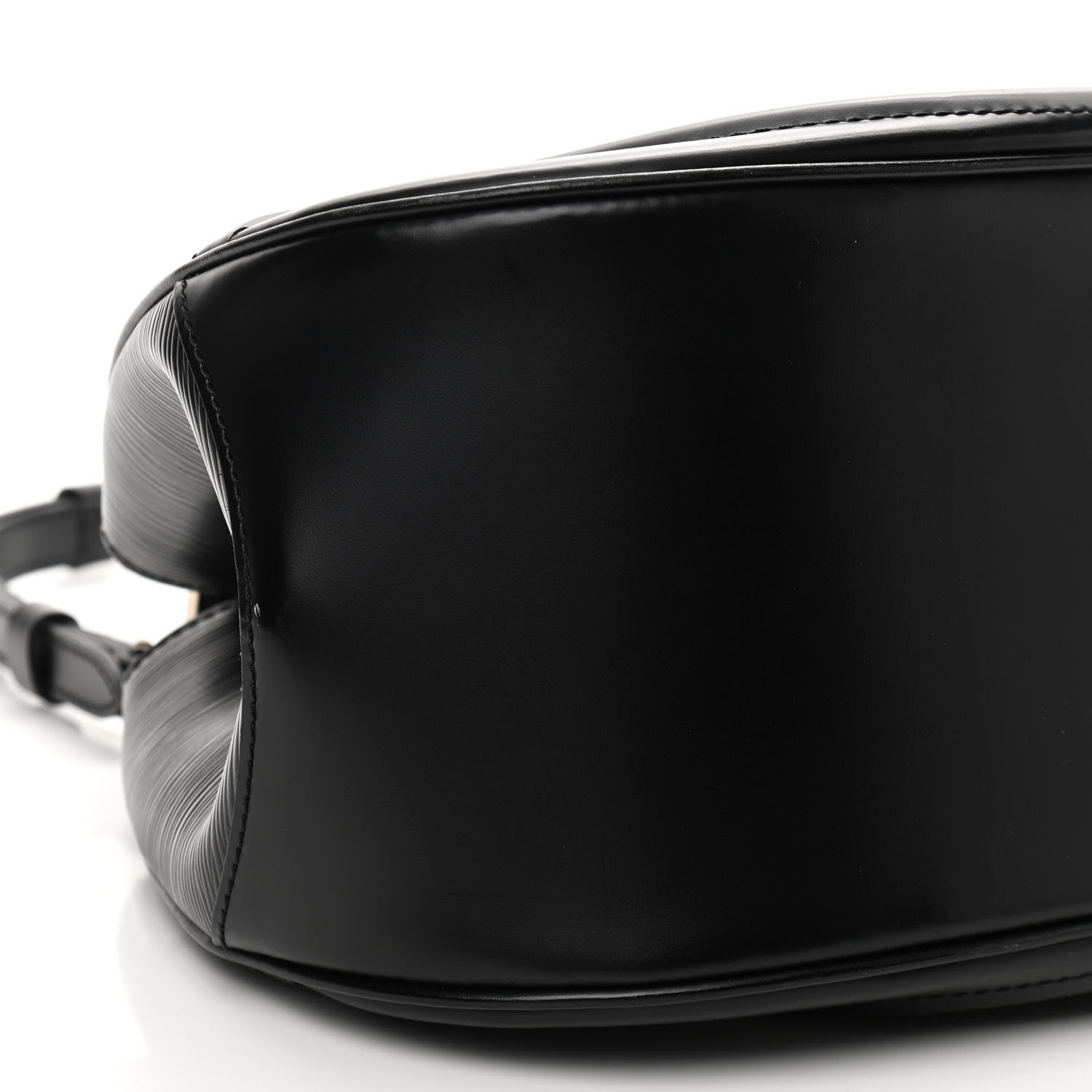 Louis Vuitton Epi Montaigne Sac Black 8 of 12