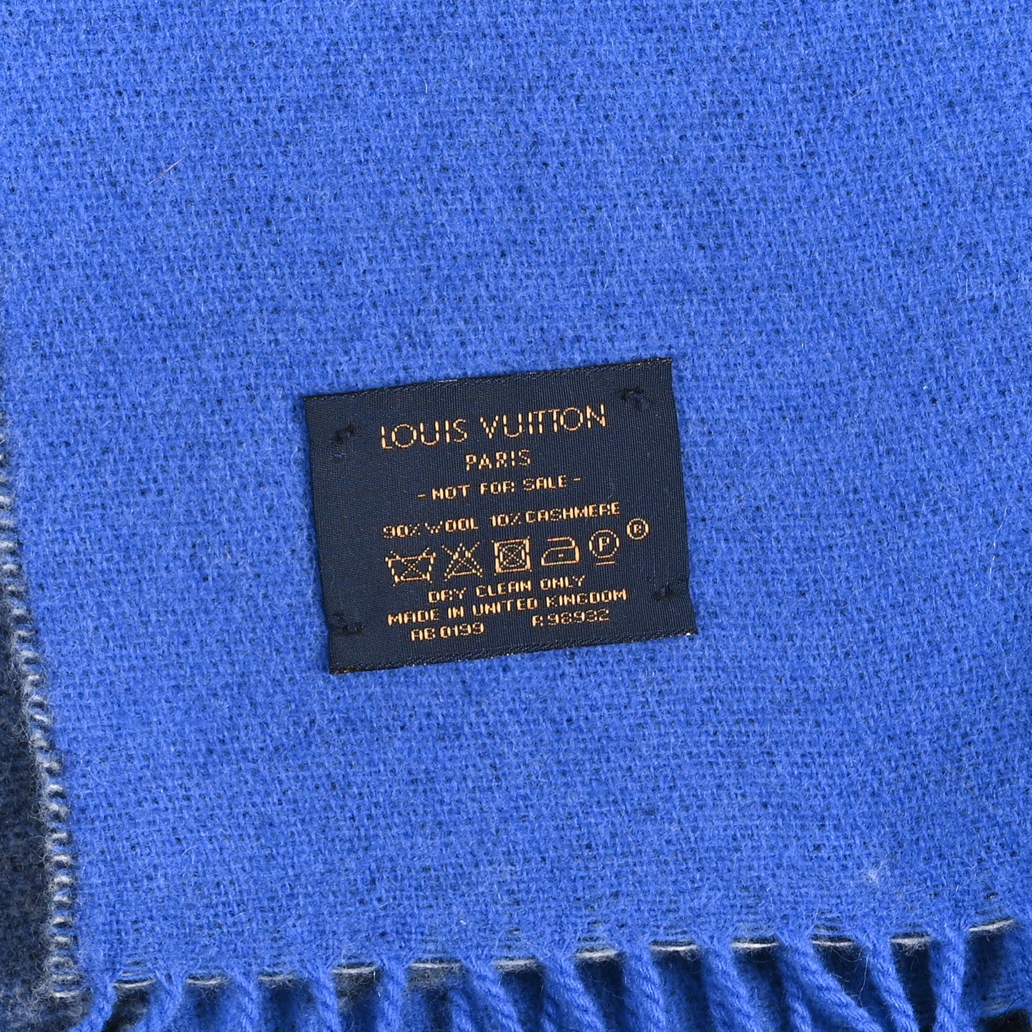 最終值下 Louis Vuitton 正規品 カシミヤ100 Blue 巾 Louis Vuitton Wool Cashmere Classic Throw Navy 1834660 – FASHIONPHILE