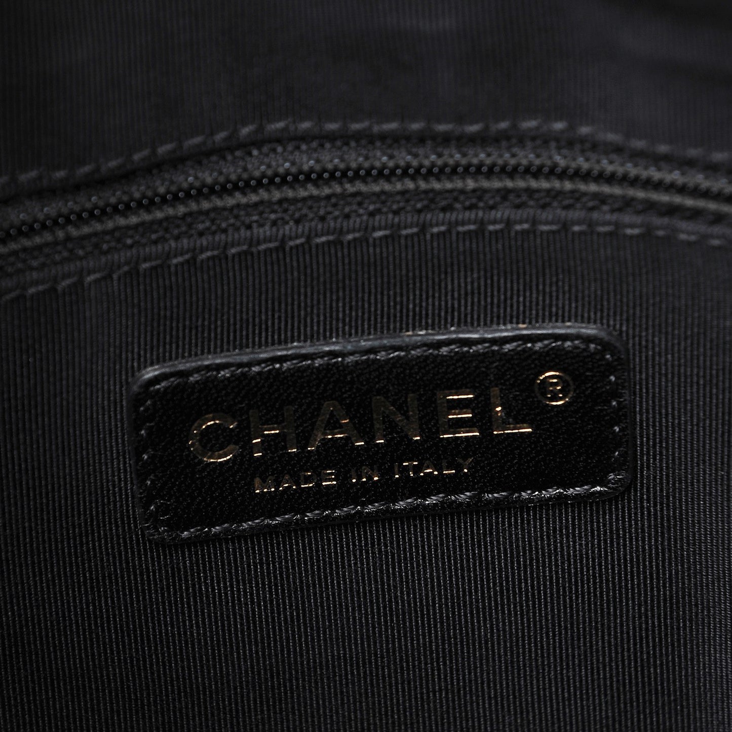 Calfskin Quilted Medium Chain Me Hobo Black
