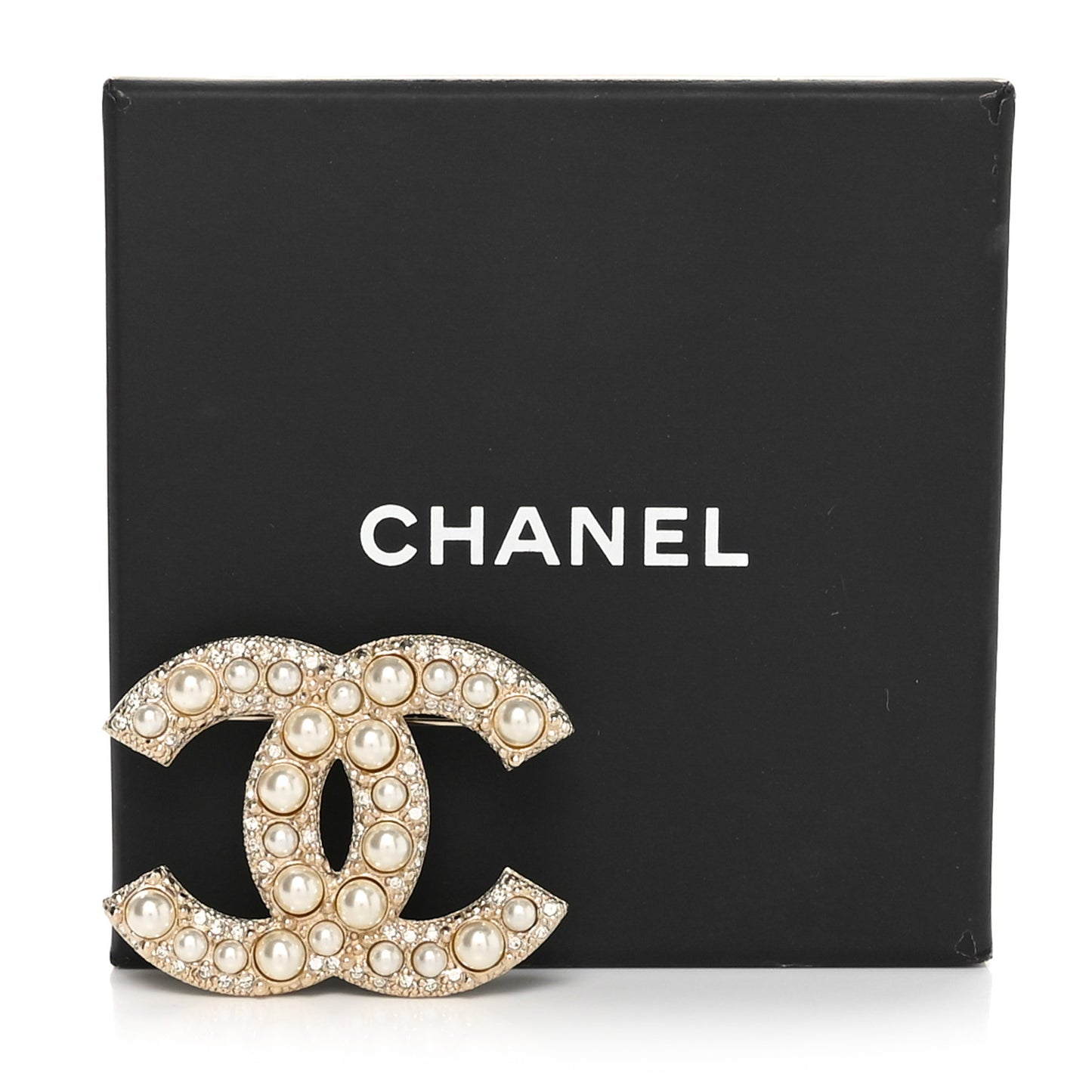 Metal Crystal Graduated Pearl CC Brooch Gold