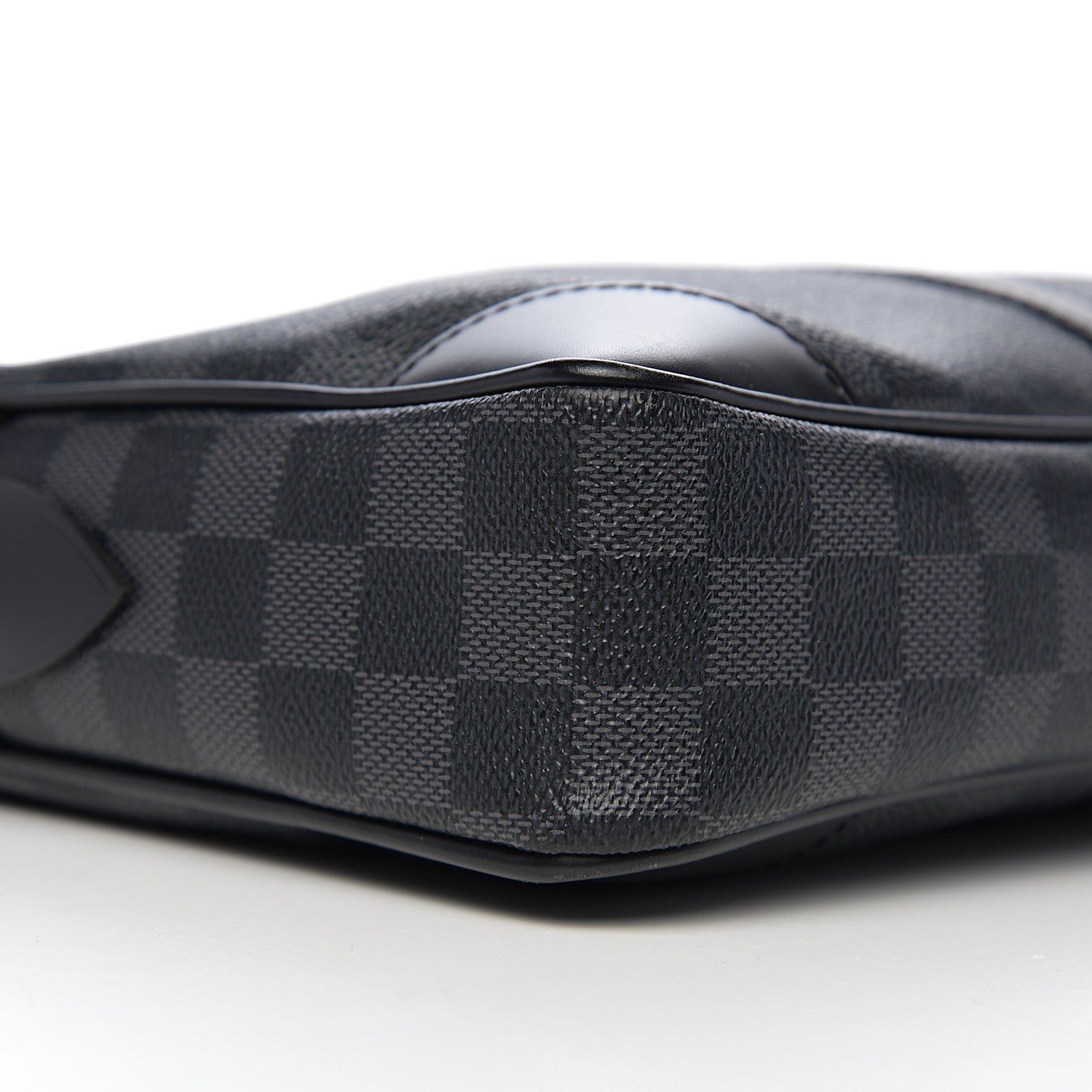 Louis Vuitton Damier Graphite Porte-Documents Voyage 6 of 8