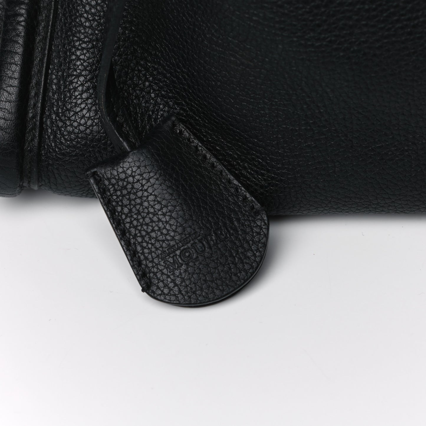 Pebbled Calfskin Large Skull Padlock Zip Around Tote Black