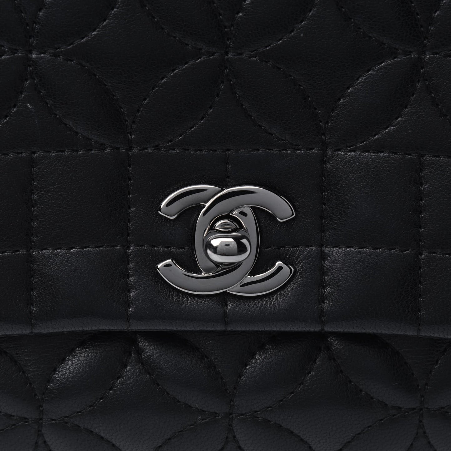 Lambskin Quilted Lady Graphic Flap Black