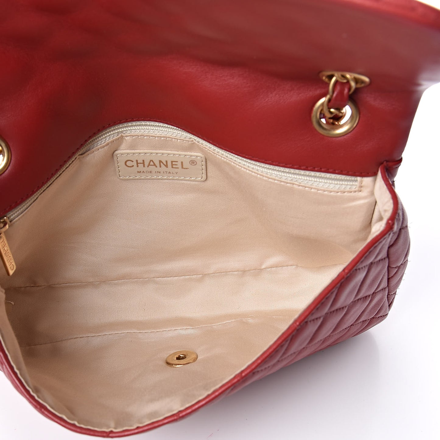 Lambskin Quilted Medium Cruise Charm Flap Red