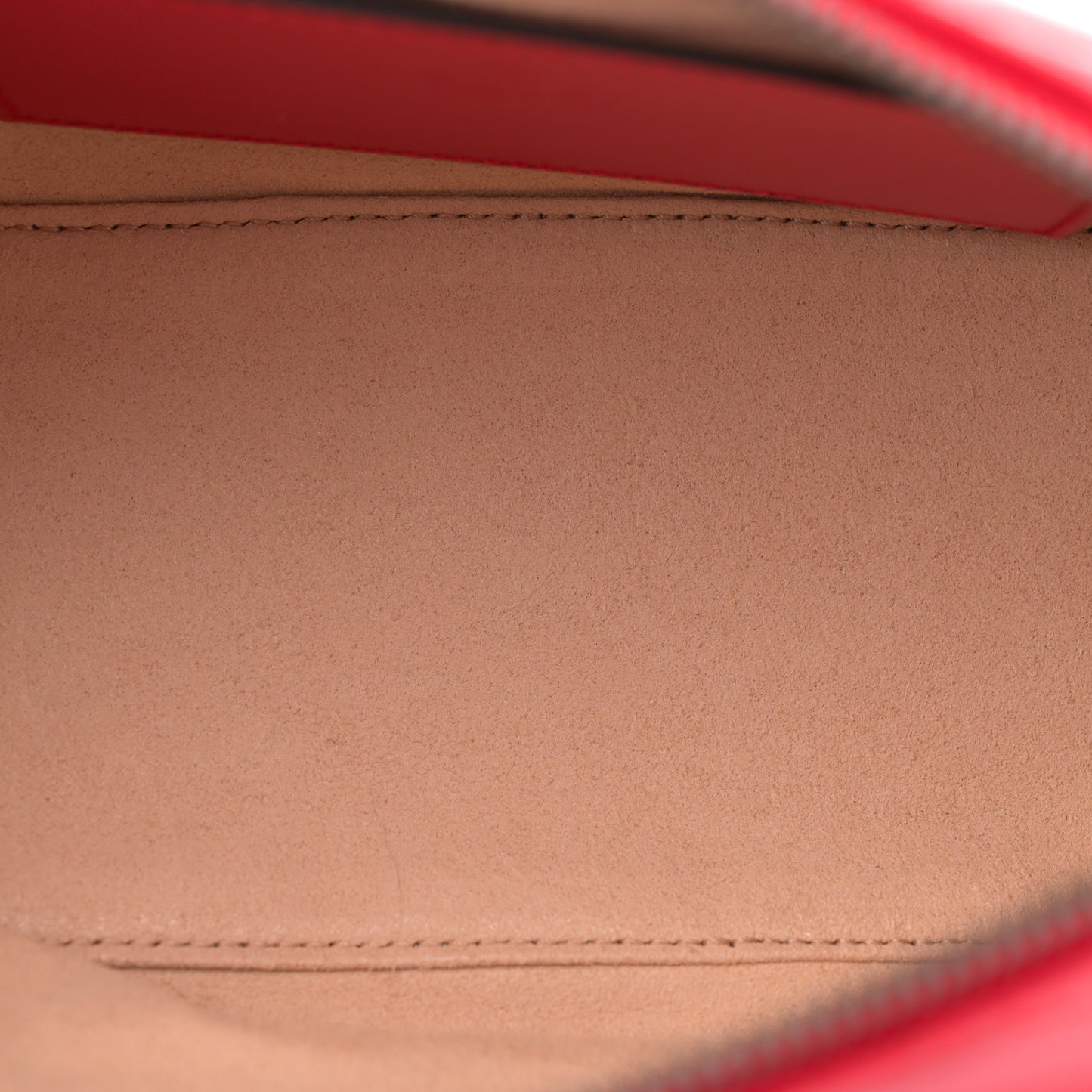 Calfskin Matelasse Chevron GG Marmont Sling Shoulder Bag Rosso