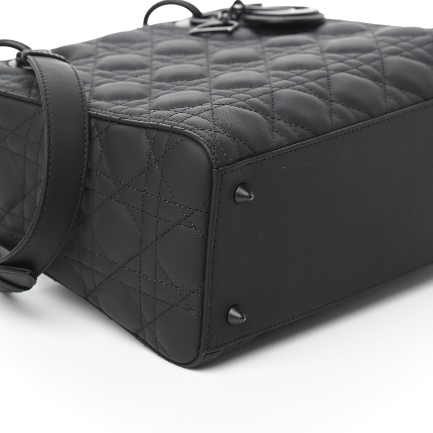 Ultra Matte Calfskin Cannage Medium Lady Dior Black