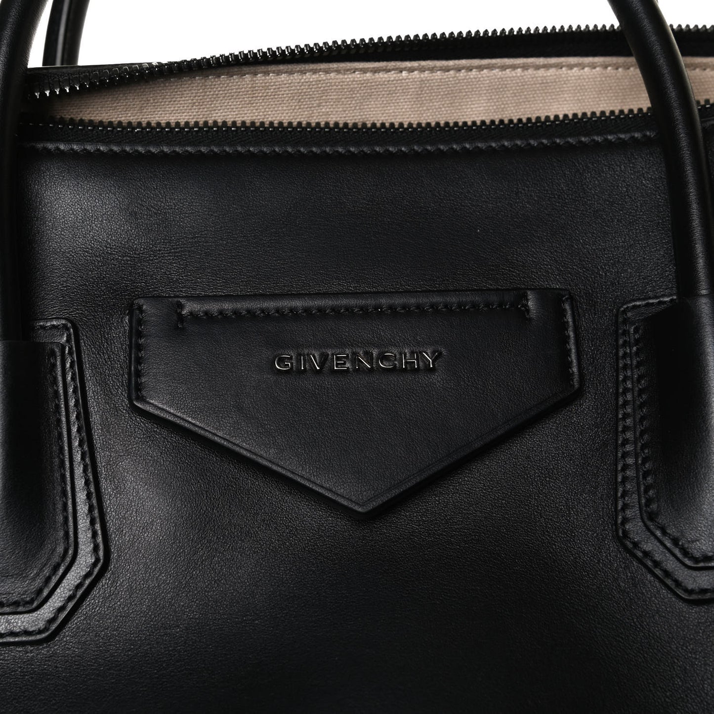 Smooth Calfskin Soft Antigona Black