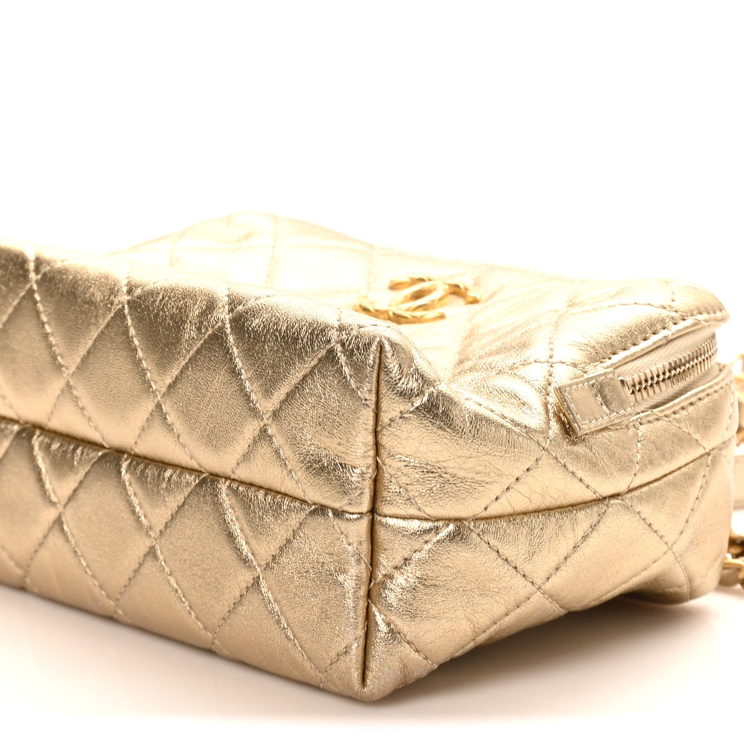 CHANEL ゴールド サテン キルティング パーティーバッグ Chanel Metallic Lambskin Quilted Mini Bowling Bag Gold 1842475