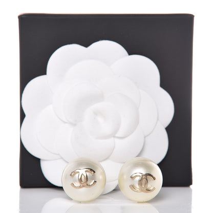 Chanel Pearl CC Large Earrings Gold 5 of 5
