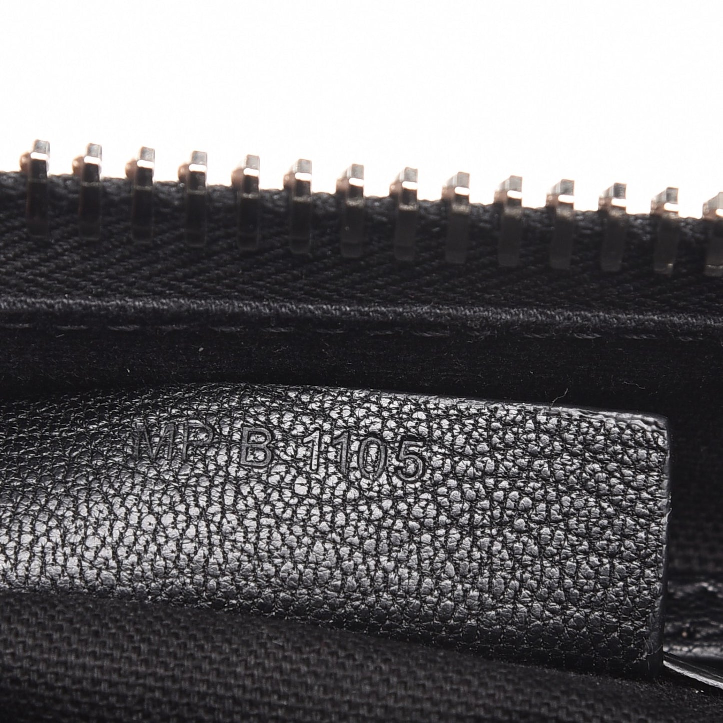 Sugar Goatskin Medium Antigona Black