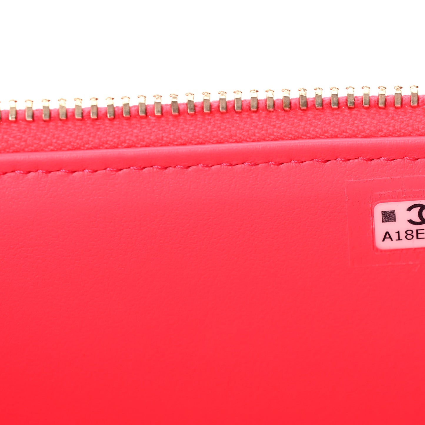 Caviar Quilted Small Vanity Case With Chain Pink