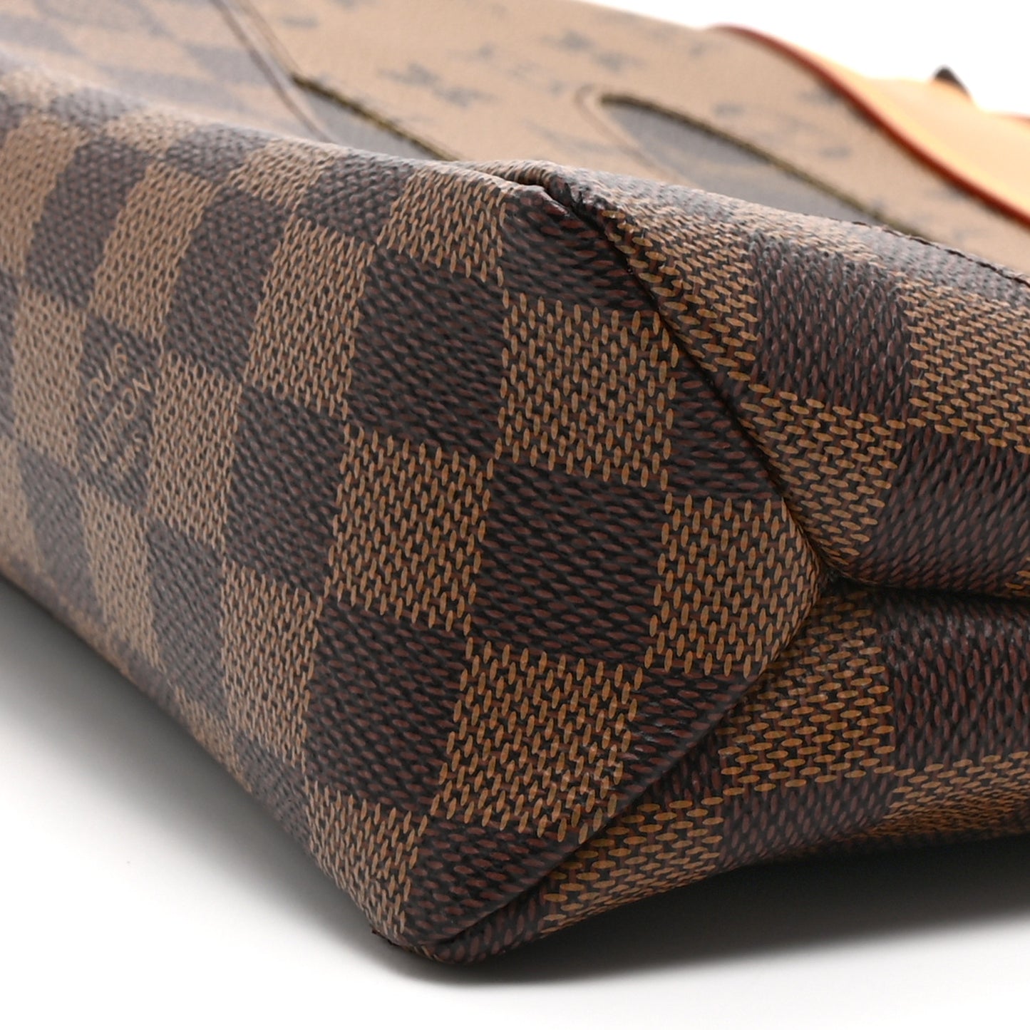 Reverse Monogram Drip Pochette Voyage Souple
