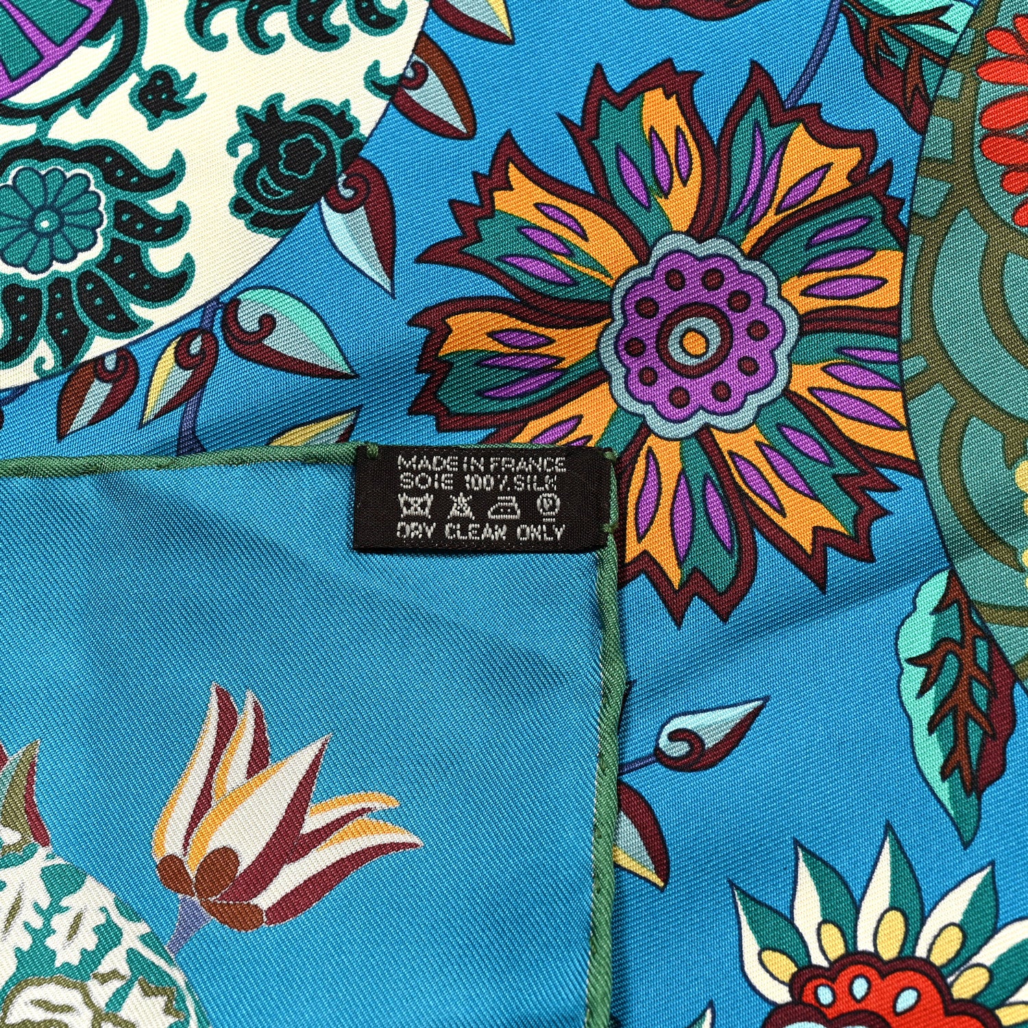 Hermes Silk Fleurs et Papillons de Tissus Shawl 90 Canard Vert Rouge 2 of 3
