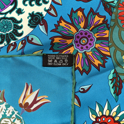 Hermes Silk Fleurs et Papillons de Tissus Shawl 90 Canard Vert Rouge 2 of 3