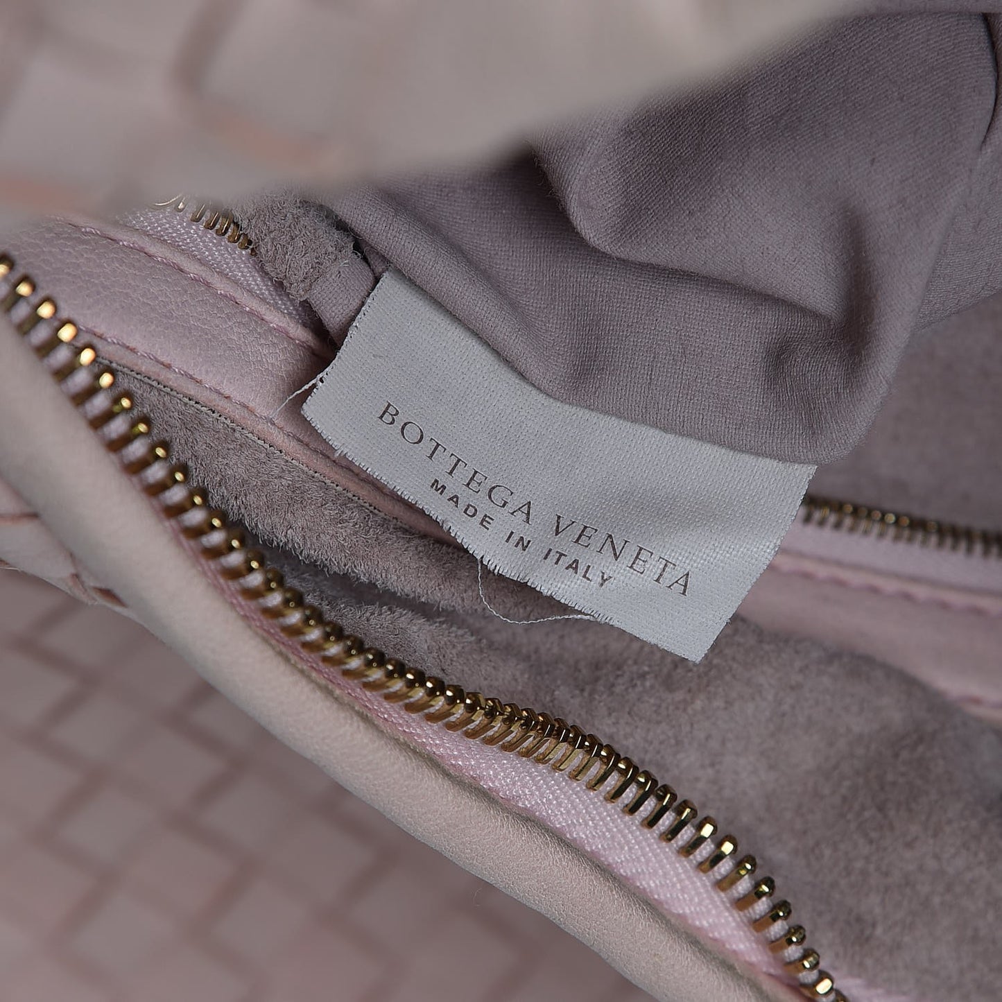 Nappa Intrecciato Large Veneta Hobo Magnolia