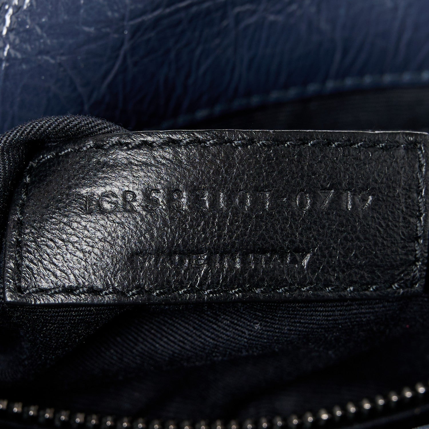 Saint Laurent Crinkled Calfskin Matelasse Monogram Niki Chain Wallet Fog 7 of 12