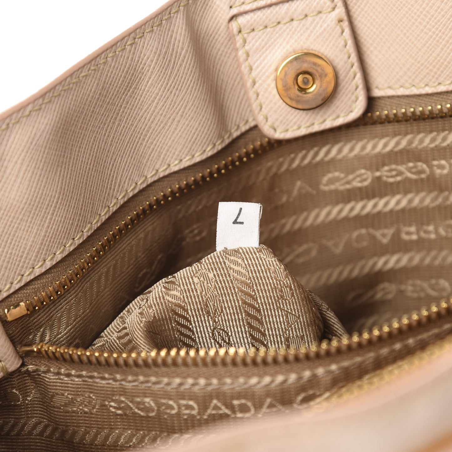 Saffiano Lux Medium Tote Sabbia