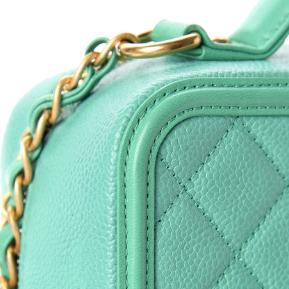 Chanel Caviar Quilted Medium CC Filigree Vanity Case Green 24 of 26