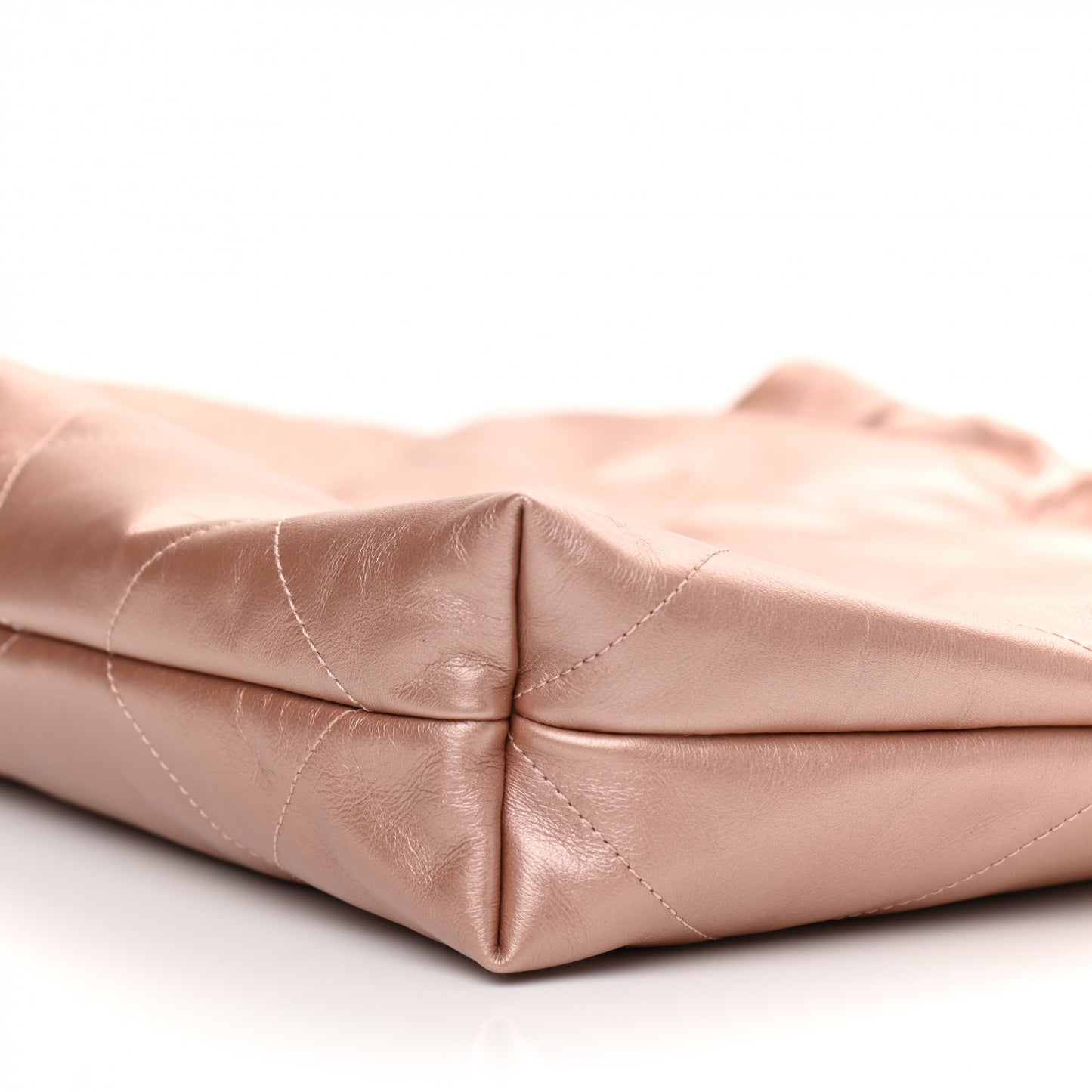 Metallic Calfskin Quilted Chanel 22 Pink