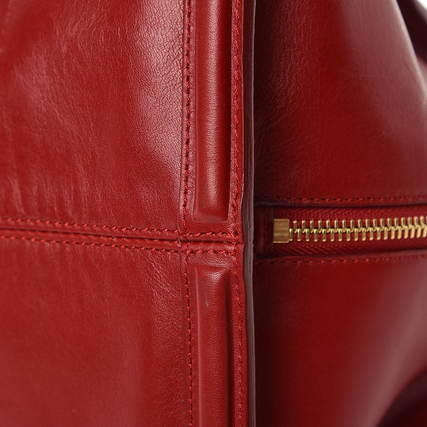 Calfskin Large Skull Padlock Zip Around Tote Red